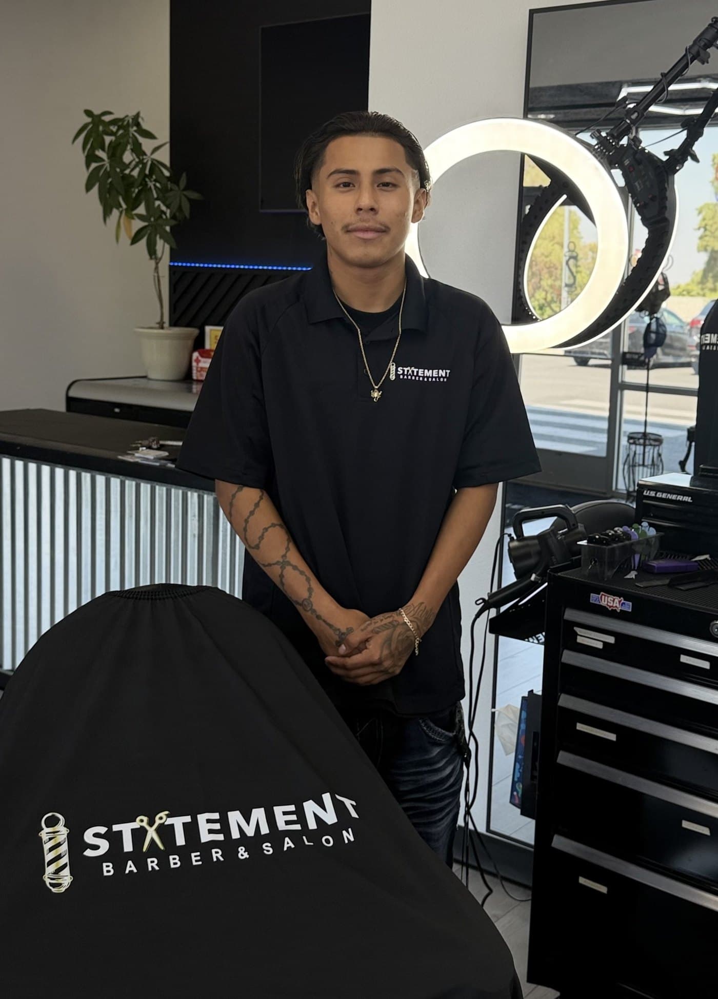 Carlos Cortez, Barbero, Statement Barbershop & Salon, Kennewick